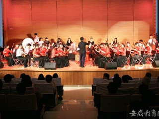 安徽教育网首页报道beat365官网成功举办大学生艺术展演·“春之声” 音乐会