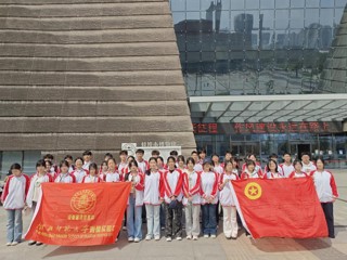 传承红色基因 争做时代新人——附属实验中学开展“行走的思政课”主题团日活动﻿